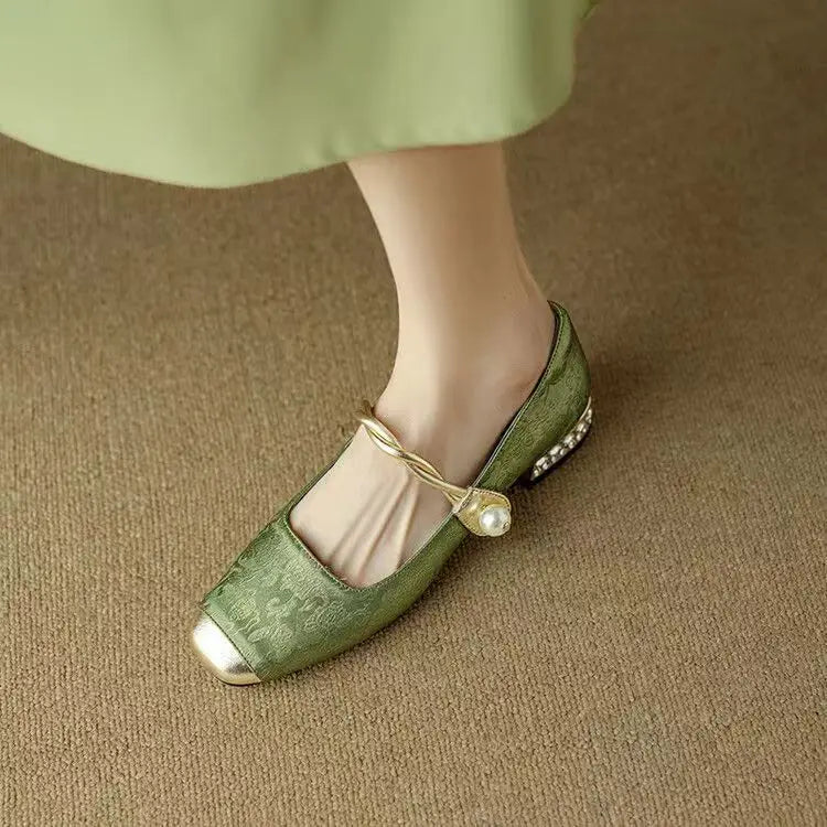 Vela Pearl Pumps